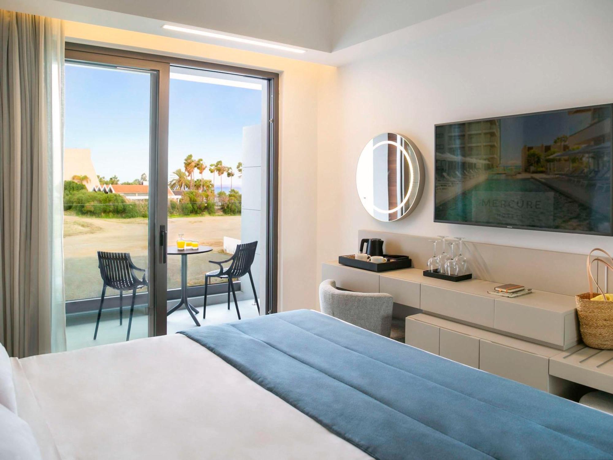 Mercure Larnaca Beach Resort エクステリア 写真