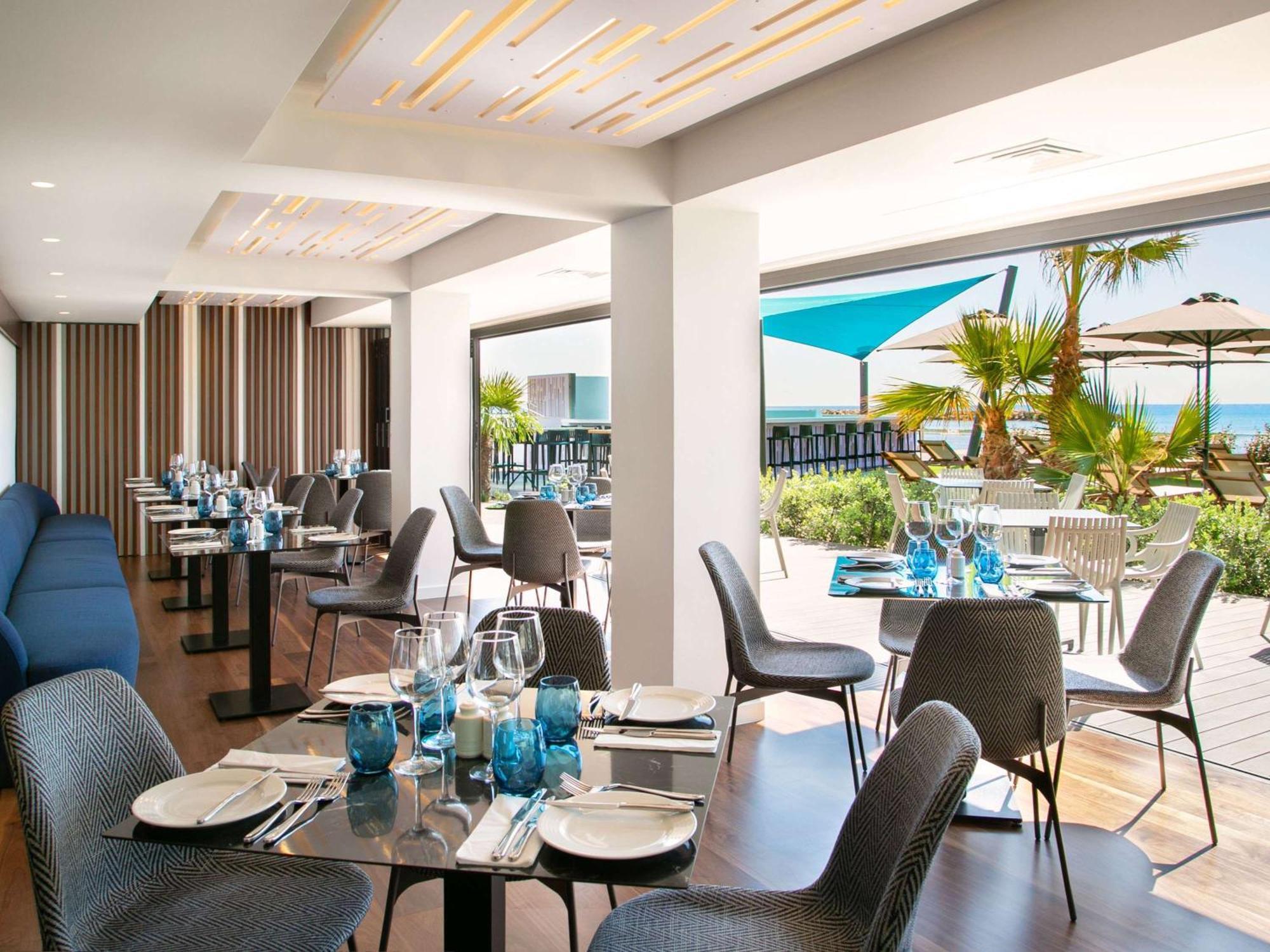 Mercure Larnaca Beach Resort エクステリア 写真