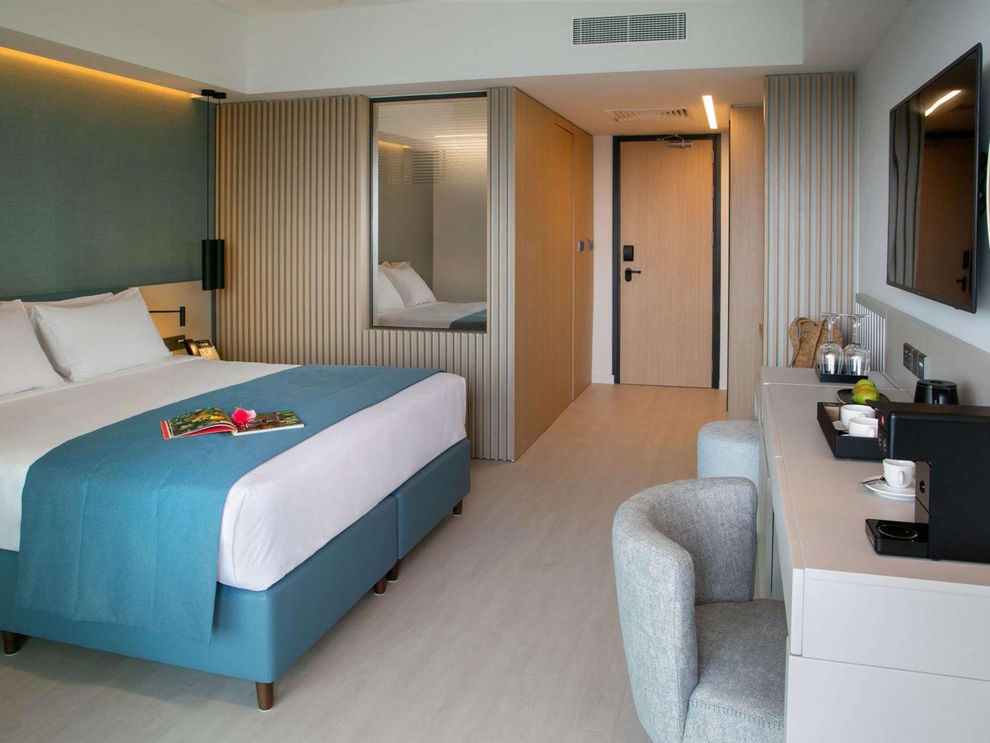 Mercure Larnaca Beach Resort エクステリア 写真