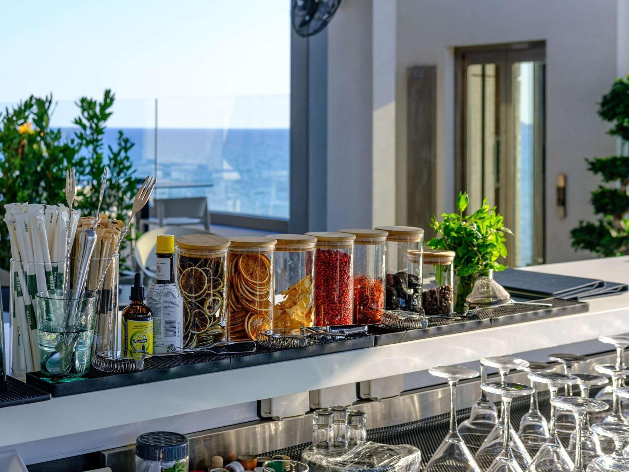 Mercure Larnaca Beach Resort エクステリア 写真