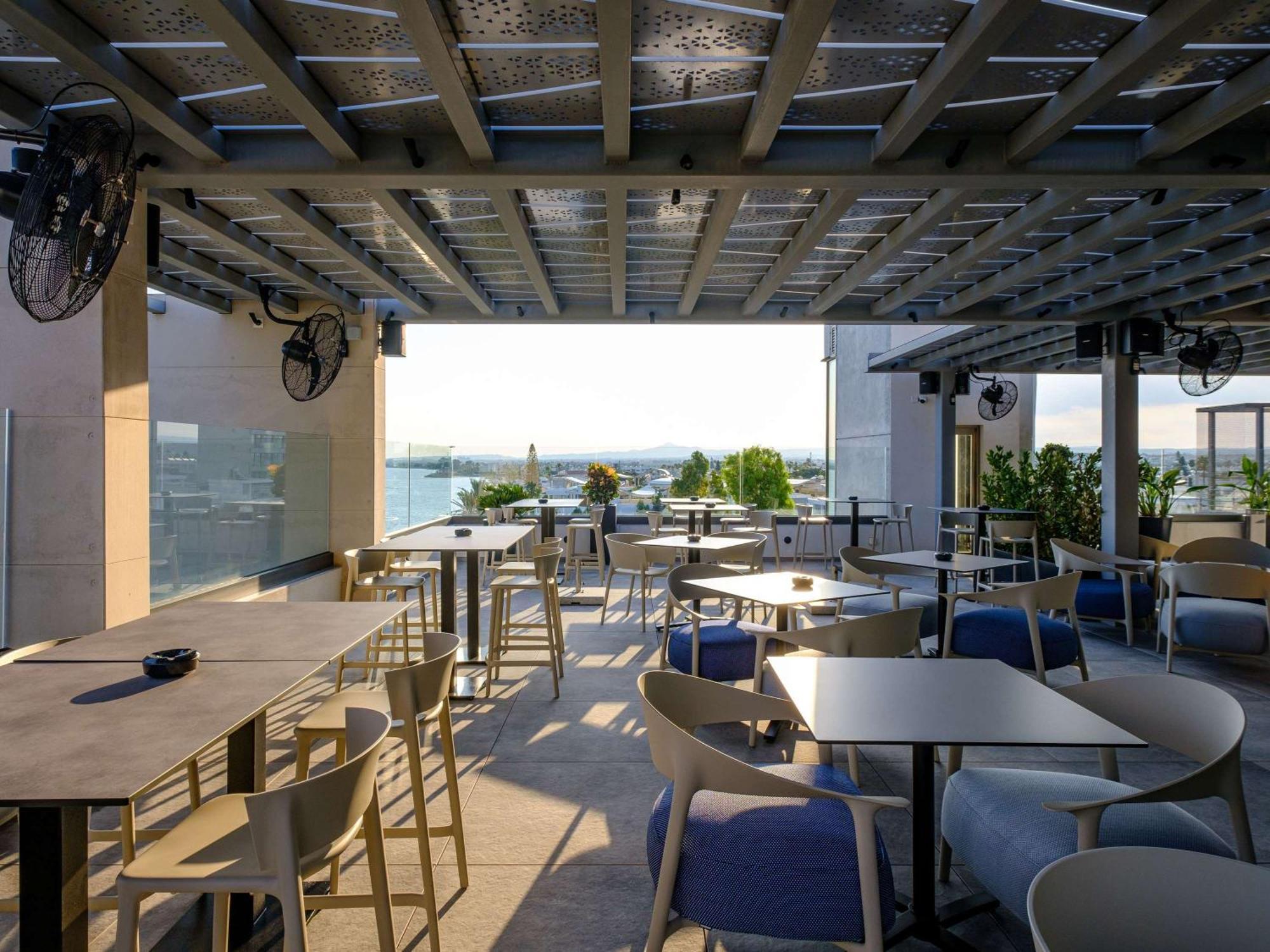 Mercure Larnaca Beach Resort エクステリア 写真